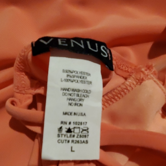 Dress - Picture 3 of 3